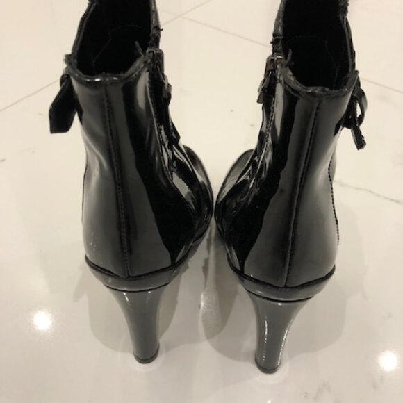 Fendi Black Patent Booties - Picture 2 of 7
